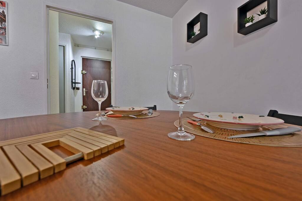 Apartment Les Comtadins - Parking Gratuit - Balcon - Clim Avignon