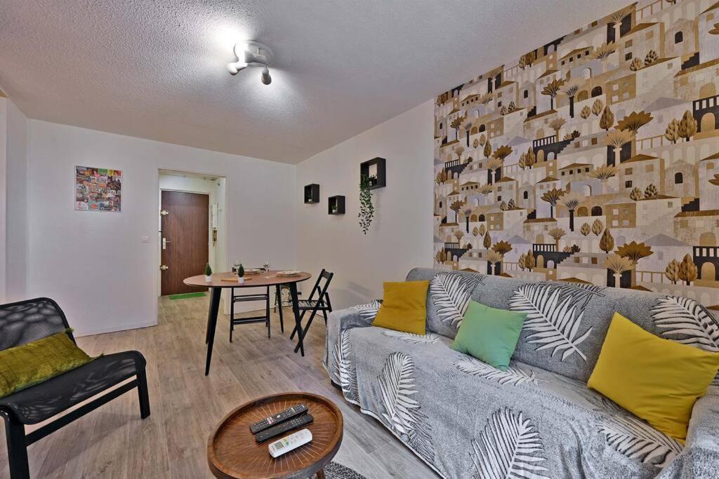 Les Comtadins - Parking Gratuit - Balcon - Clim Apartment Avignon