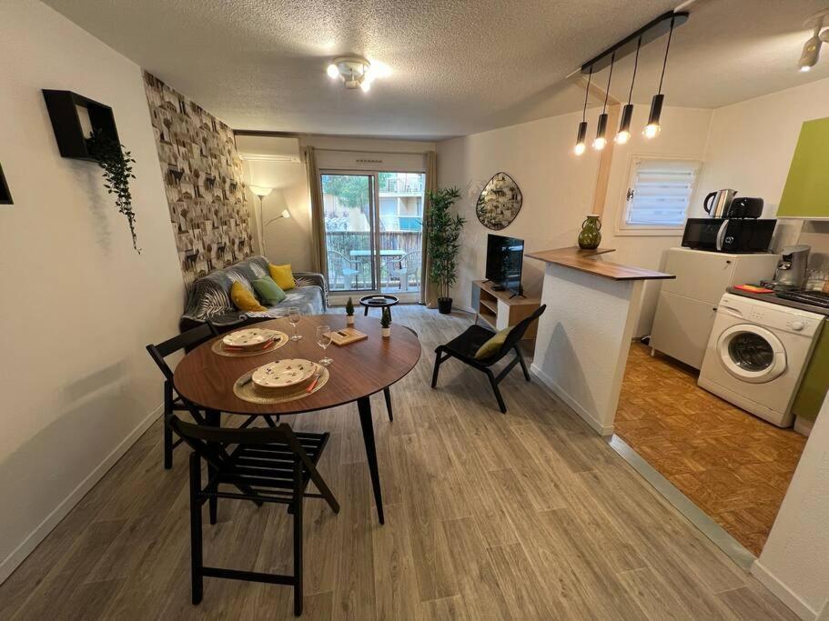 Les Comtadins - Parking Gratuit - Balcon - Clim Apartment