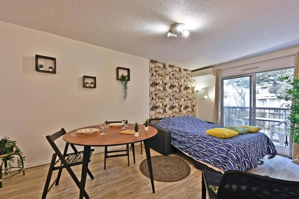 Les Comtadins - Parking Gratuit - Balcon - Clim Apartment Avignon