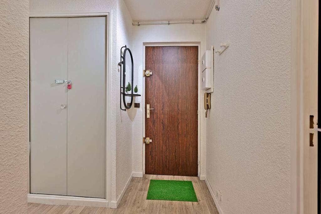 Apartment Les Comtadins - Parking Gratuit - Balcon - Clim Avignon