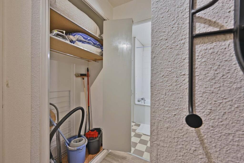 Apartment Les Comtadins - Parking Gratuit - Balcon - Clim Avignon
